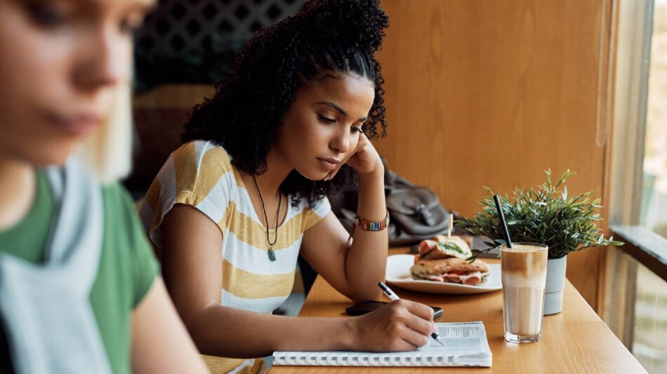 Eating Disorder Counseling for Teenagers: A Clear Guide for Parents