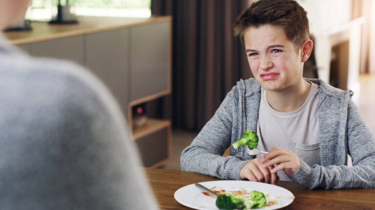 How Therapy Can Help Teens with Restrictive Eating Patterns