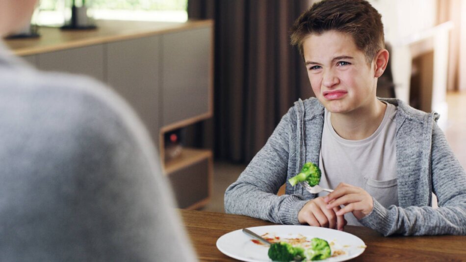 How Therapy Can Help Teens with Restrictive Eating Patterns