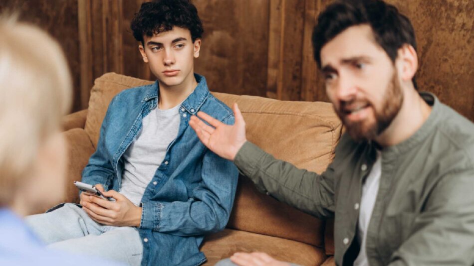 What to Expect from a Teen Behavioral Program with Family Therapy