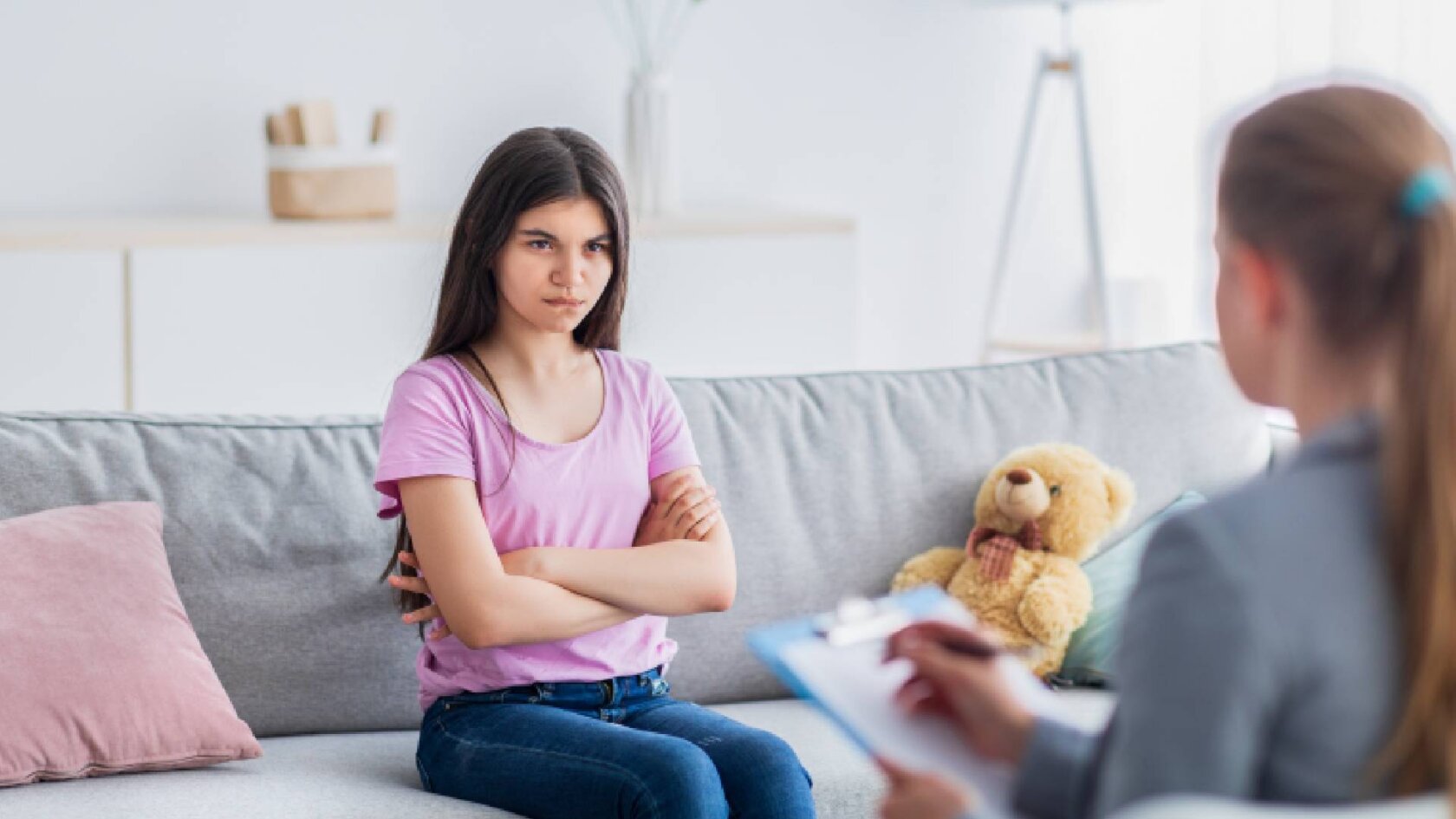 Your Guide to Therapy for Conduct Disorder in Teens With Coverage